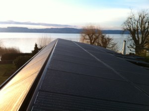 Toiture de l'annexe avec la vue sur le lac, les deux sont belles...
