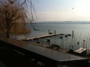 Le mandat fut réalisé durant l'hiver, sans pouvoir aller dedans, rien que la vue sur le lac fut agréable...